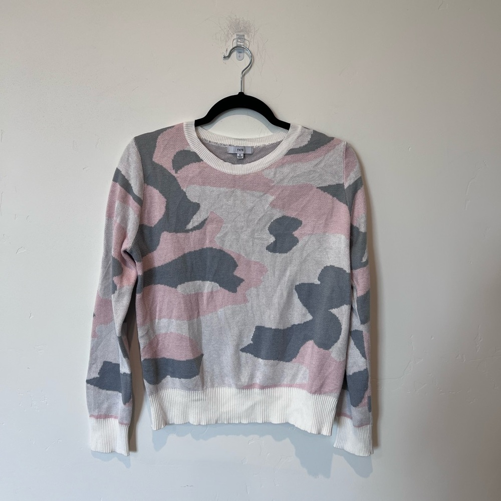 Fate Wool Blend Women's Camouflage Sweater - Pink and Gray Size Small